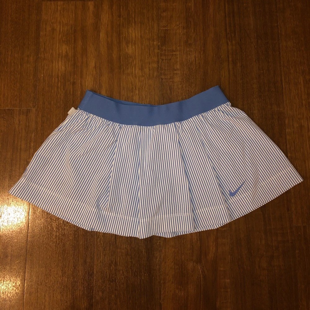 Nike Tennis skirt, size Medium.